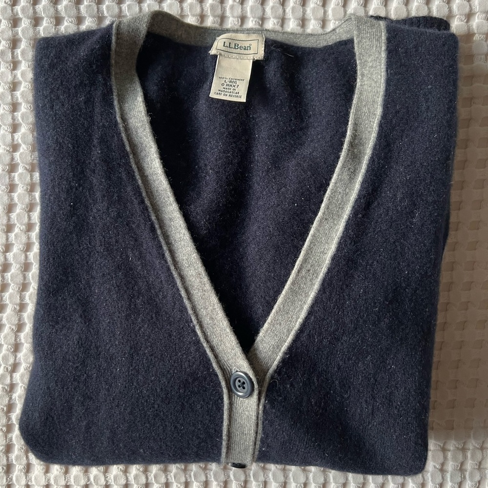 L.L. Bean 100% cashmere v neck button up cardigan sweater
